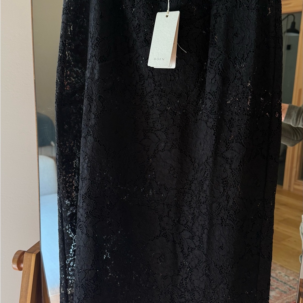 Doen Nandi skirt in Black